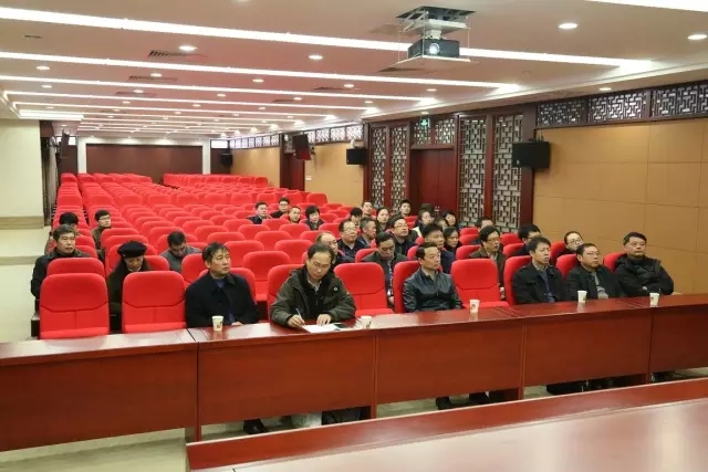 江蘇省中醫(yī)藥學會百余位專家老師參觀訪問李良濟(圖4) 江蘇省中醫(yī)藥學會百余位專家老師參觀訪問李良濟(圖4)